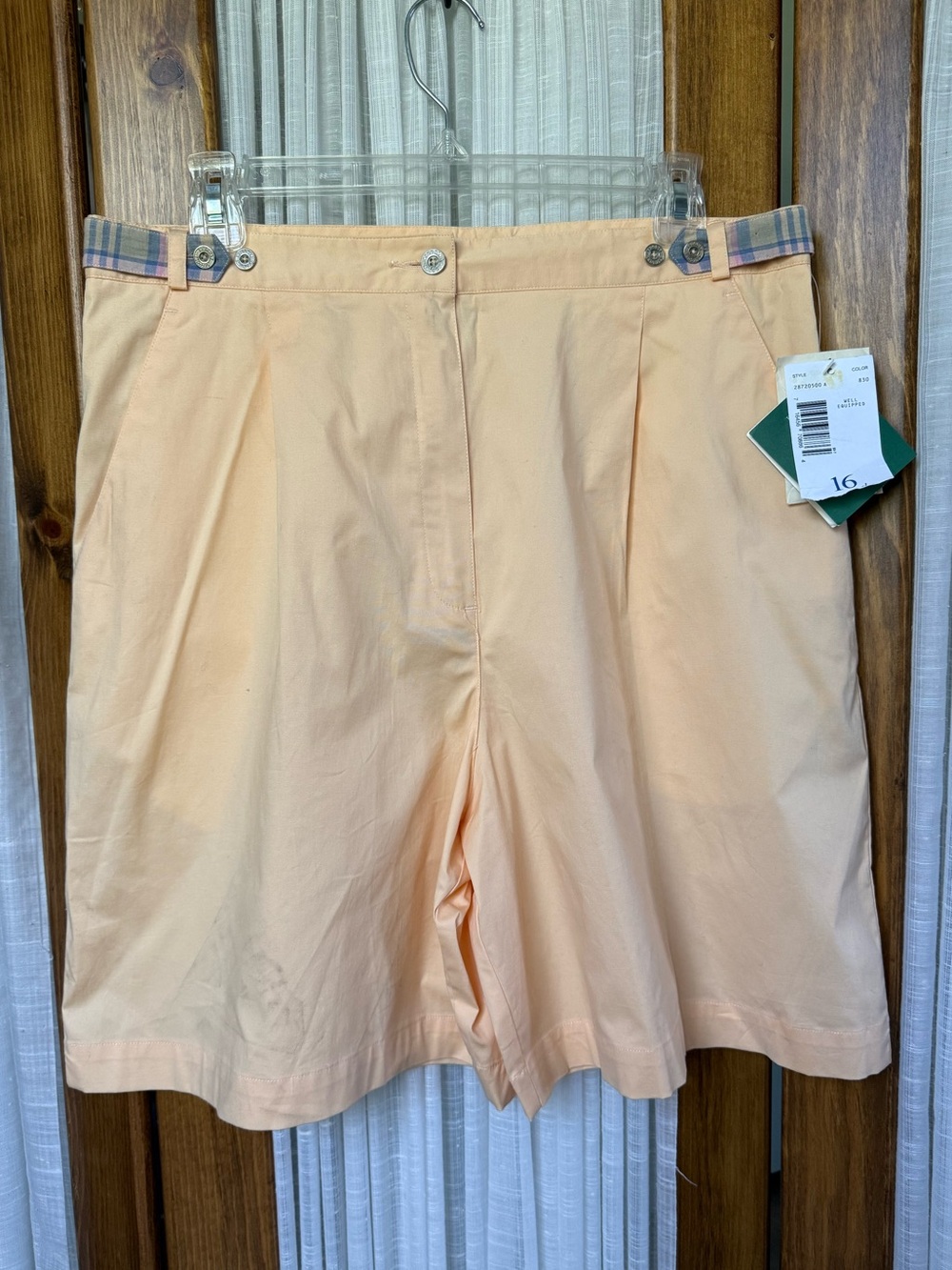 NWT VTG High-Rise Peach Pleated Bermuda Shorts